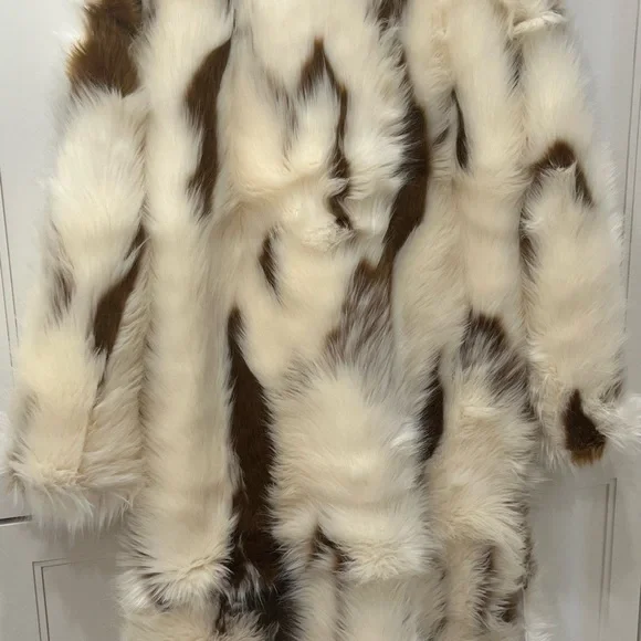 Azalea Wang size small Gorgeous Faux Fur Coat - Picture 10 of 11